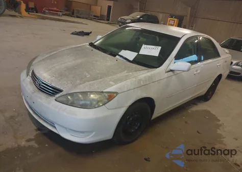 2005 Toyota Camry Le из США, поврежденный, VIN 4T1BE32K55U432699
